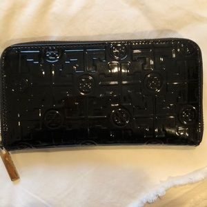 Black patent leather Tory Burch wallet